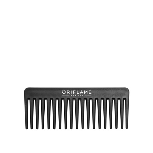 Расческа-гребень Расческа с большими редкими зубцами бережно ухаживает за влажными волосами, которые особенно уязвимы и легко травмируются. Идеальна для распутывания и нанесения масок.
